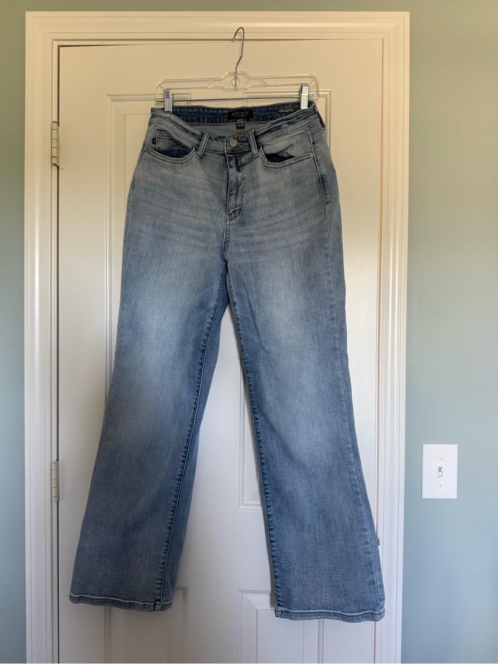 Judy Blue Light Wash Women’s Jeans - Classic Straight Leg 11/30